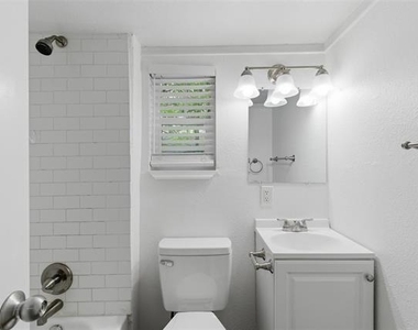 127 E Walker Street - Photo Thumbnail 15
