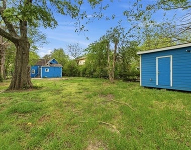 127 E Walker Street - Photo Thumbnail 18