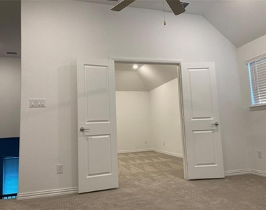 3259 Shearwater Lane - Photo Thumbnail 18
