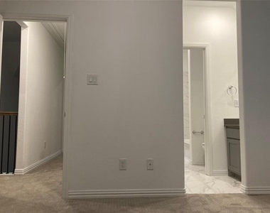 3259 Shearwater Lane - Photo Thumbnail 9