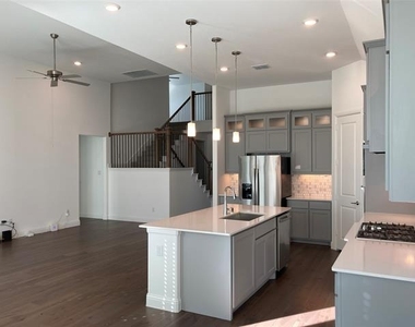 3259 Shearwater Lane - Photo Thumbnail 2