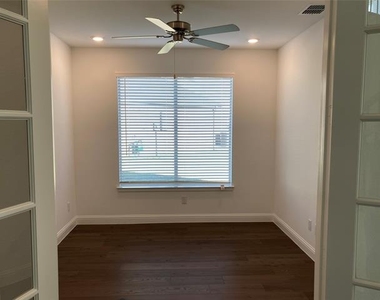 3259 Shearwater Lane - Photo Thumbnail 7