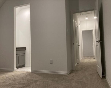 3259 Shearwater Lane - Photo Thumbnail 10