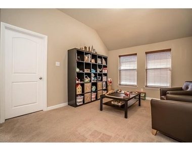 1405 Nightingale Drive - Photo Thumbnail 7
