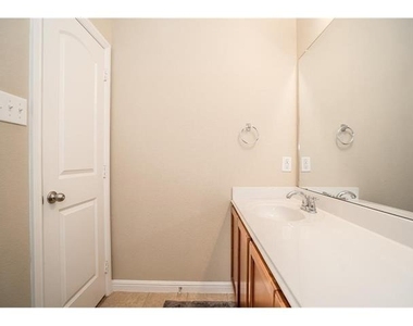 1405 Nightingale Drive - Photo Thumbnail 6