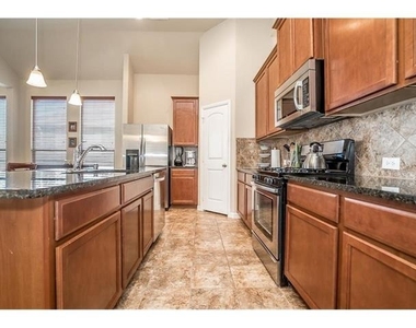 1405 Nightingale Drive - Photo Thumbnail 23