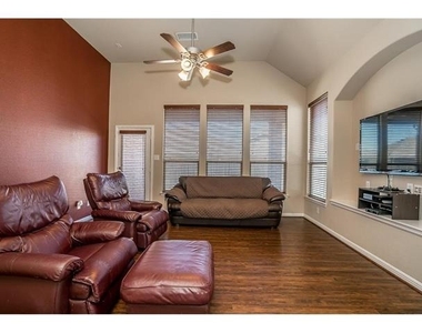 1405 Nightingale Drive - Photo Thumbnail 18