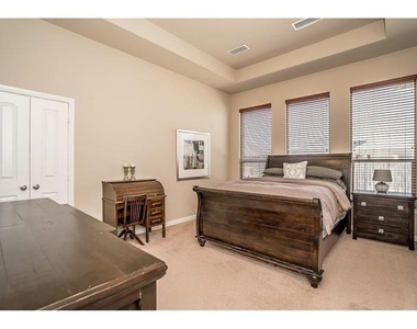 1405 Nightingale Drive - Photo Thumbnail 14