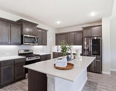 418 Ardsley Lane - Photo Thumbnail 3
