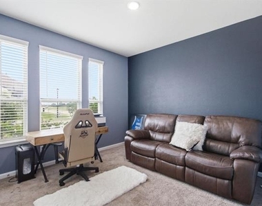 418 Ardsley Lane - Photo Thumbnail 9