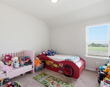 418 Ardsley Lane - Photo Thumbnail 11