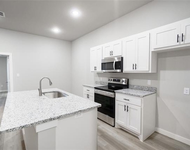 2650 Roman Lane - Photo Thumbnail 7