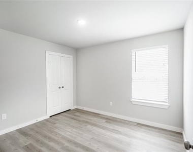 2650 Roman Lane - Photo Thumbnail 13