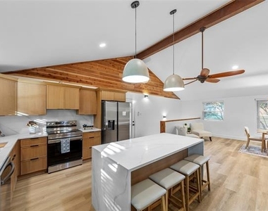 7041 Freemont Street - Photo Thumbnail 10