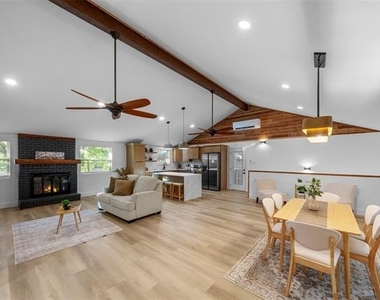 7041 Freemont Street - Photo Thumbnail 2