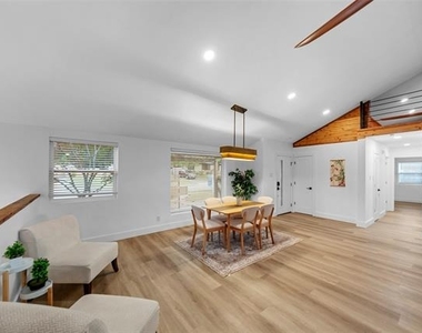 7041 Freemont Street - Photo Thumbnail 8