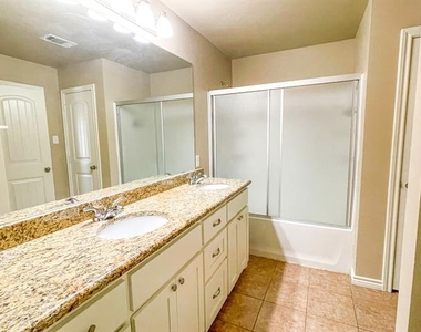 210 Paschall - Photo Thumbnail 1