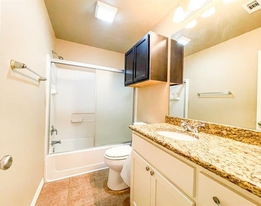 210 Paschall - Photo Thumbnail 12