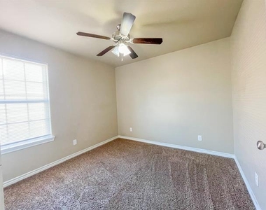 210 Paschall - Photo Thumbnail 10
