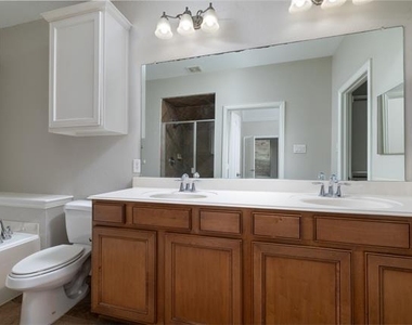 2108 Harris Place - Photo Thumbnail 9
