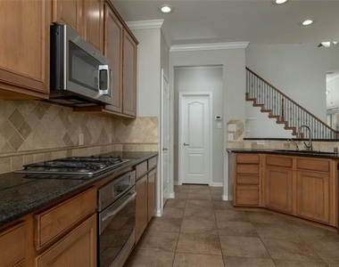 2108 Harris Place - Photo Thumbnail 16