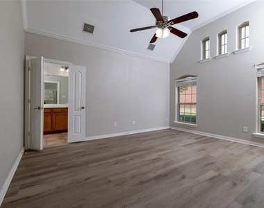 2108 Harris Place - Photo Thumbnail 5