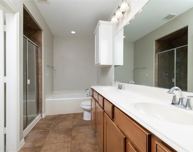 2108 Harris Place - Photo Thumbnail 8