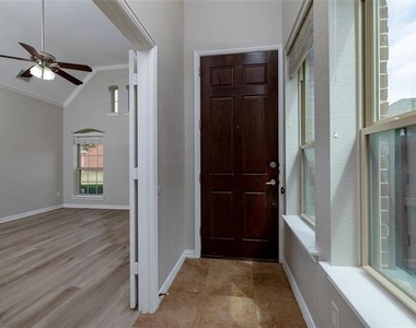 2108 Harris Place - Photo Thumbnail 2