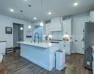 15894 Talamore Lane - Photo Thumbnail 7