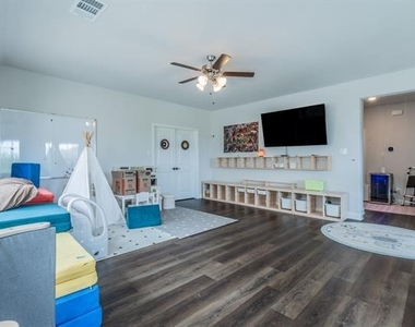 15894 Talamore Lane - Photo Thumbnail 16