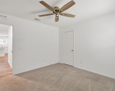 1100 Varson Drive - Photo Thumbnail 27
