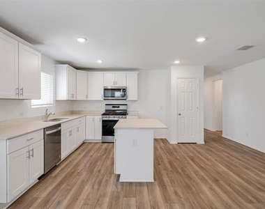 1100 Varson Drive - Photo Thumbnail 7