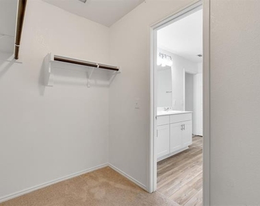 1100 Varson Drive - Photo Thumbnail 25