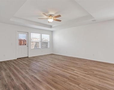 1100 Varson Drive - Photo Thumbnail 15