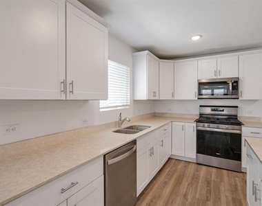 1100 Varson Drive - Photo Thumbnail 9