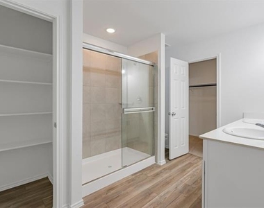 1100 Varson Drive - Photo Thumbnail 21