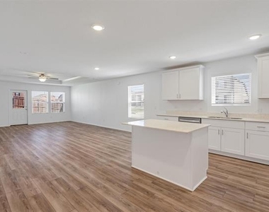 1100 Varson Drive - Photo Thumbnail 14