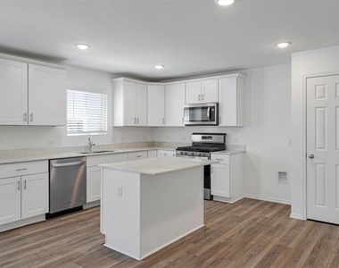1100 Varson Drive - Photo Thumbnail 6