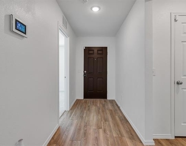 1100 Varson Drive - Photo Thumbnail 4