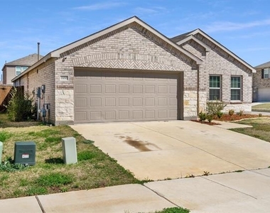 1100 Varson Drive - Photo Thumbnail 2