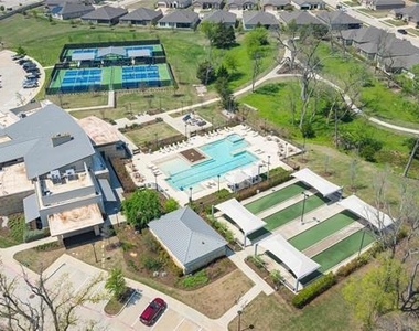 2712 Fiddler Way - Photo Thumbnail 33