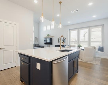 2712 Fiddler Way - Photo Thumbnail 15