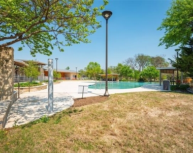 2712 Fiddler Way - Photo Thumbnail 35