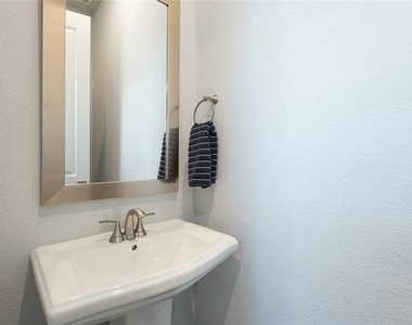 2712 Fiddler Way - Photo Thumbnail 27