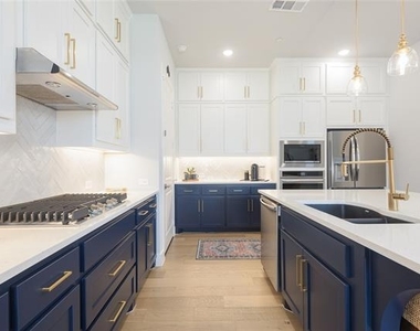 2712 Fiddler Way - Photo Thumbnail 11