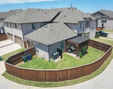2712 Fiddler Way - Photo Thumbnail 5