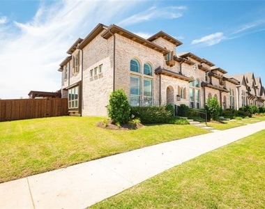 2712 Fiddler Way - Photo Thumbnail 4