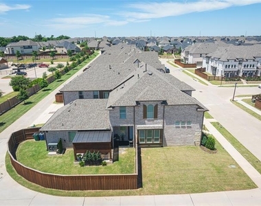 2712 Fiddler Way - Photo Thumbnail 31