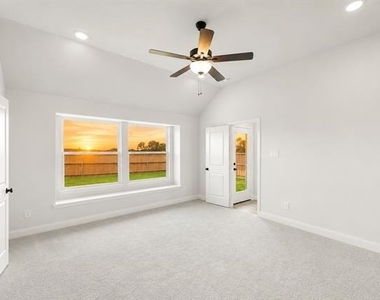 3829 Walnut Creek Drive - Photo Thumbnail 4