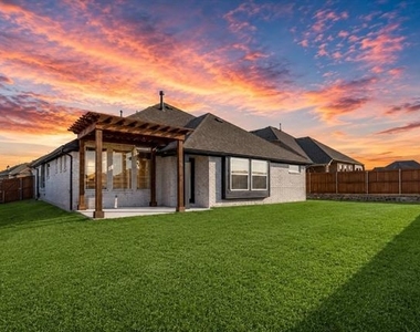 3829 Walnut Creek Drive - Photo Thumbnail 3
